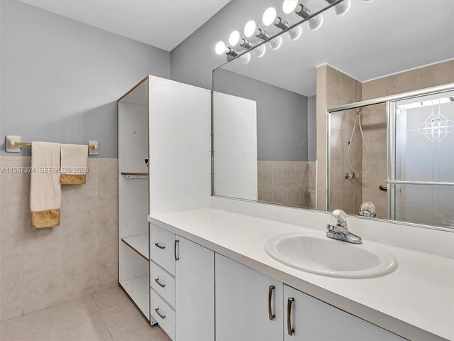 18379 SW 138th Pl, Miami, FL 33177