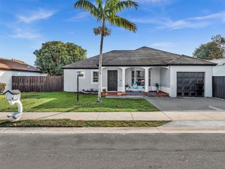 18379 SW 138th Pl, Miami, FL 33177