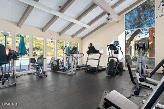 327 Chestnut Hill Court 11, Thousand Oaks, CA 91360