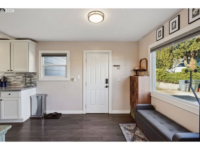 550 MADRONA Ave, Salem, OR 97302