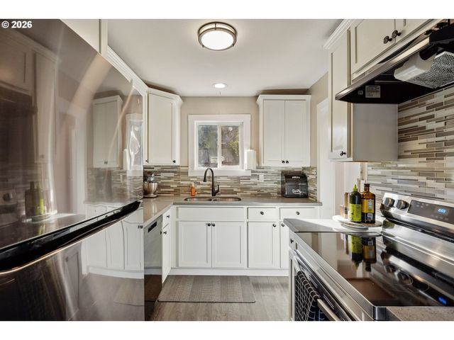 550 MADRONA Ave, Salem, OR 97302