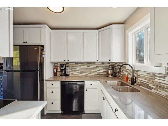 550 MADRONA Ave, Salem, OR 97302