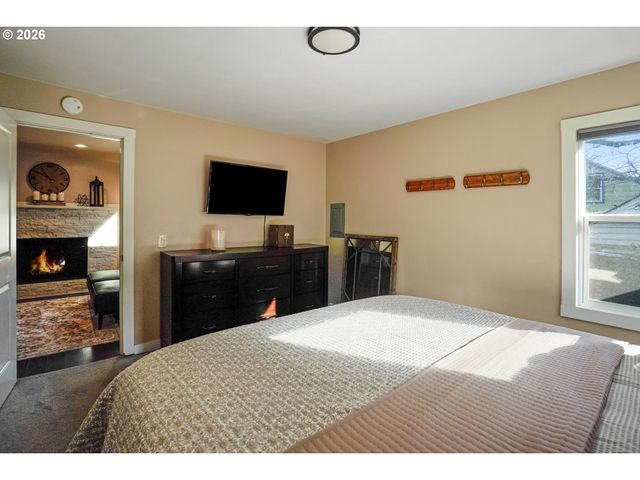 550 MADRONA Ave, Salem, OR 97302