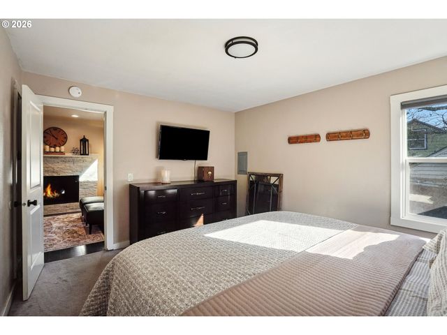 550 MADRONA Ave, Salem, OR 97302