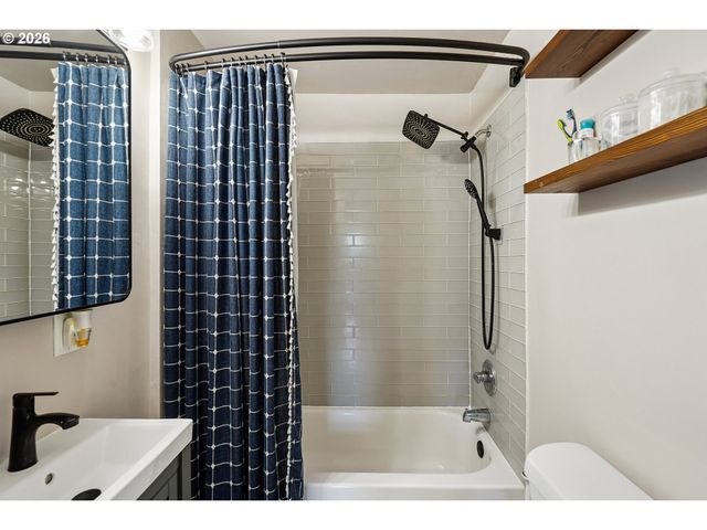 550 MADRONA Ave, Salem, OR 97302