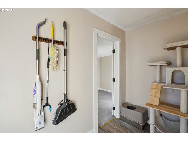 550 MADRONA Ave, Salem, OR 97302