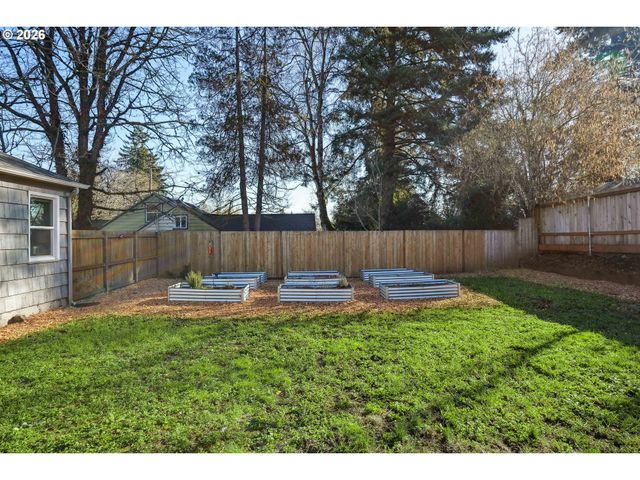 550 MADRONA Ave, Salem, OR 97302