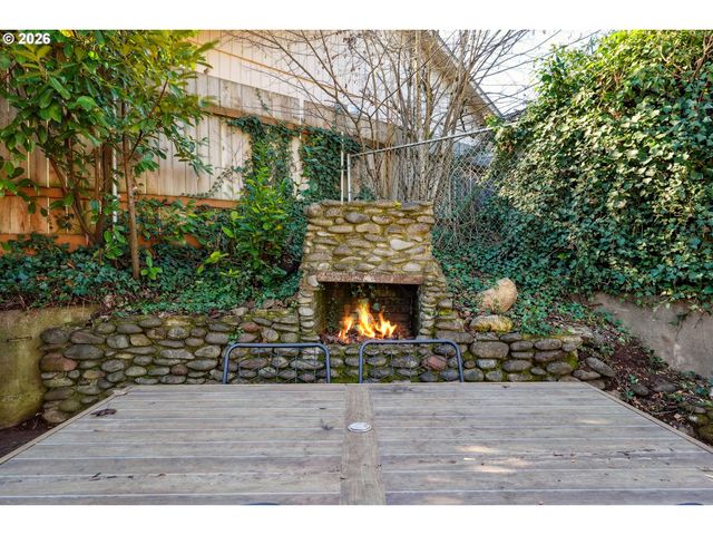 550 MADRONA Ave, Salem, OR 97302