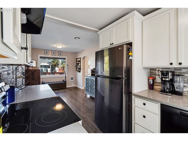 550 MADRONA Ave, Salem, OR 97302