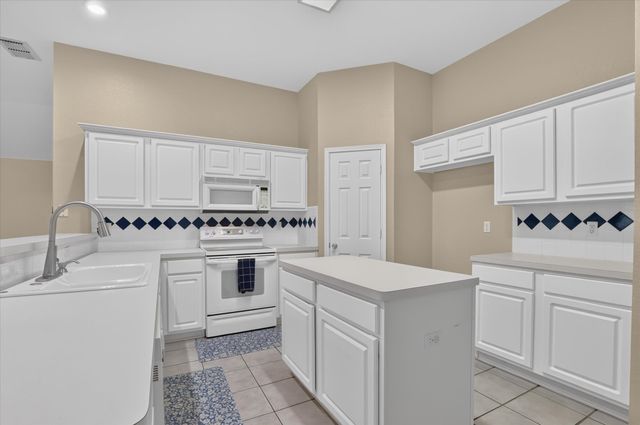333 Carriage Lane, Saginaw, TX 76179