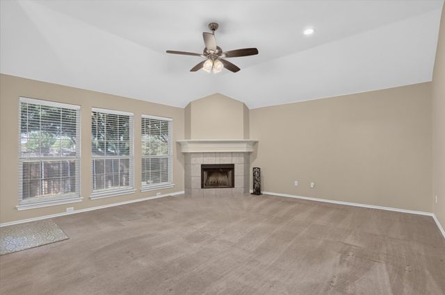 333 Carriage Lane, Saginaw, TX 76179