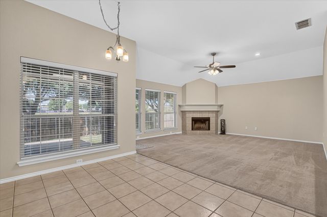 333 Carriage Lane, Saginaw, TX 76179