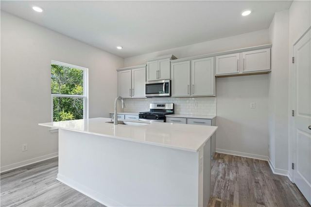 19624 W 201st Street, Spring Hill, KS 66083