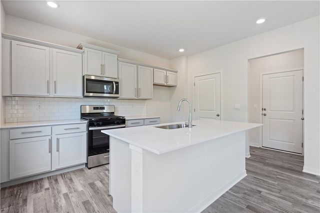 19624 W 201st Street, Spring Hill, KS 66083