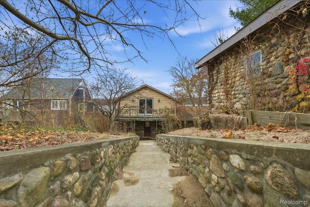 5896 Silver Birch Road, Hadley Township, MI 48462