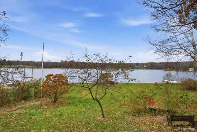 5896 Silver Birch Road, Hadley Township, MI 48462