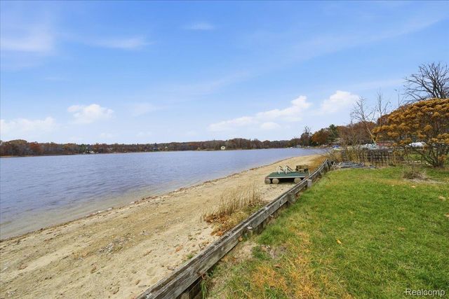 5896 Silver Birch Road, Hadley Township, MI 48462