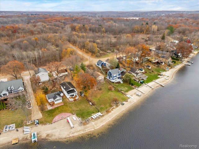 5896 Silver Birch Road, Hadley Township, MI 48462