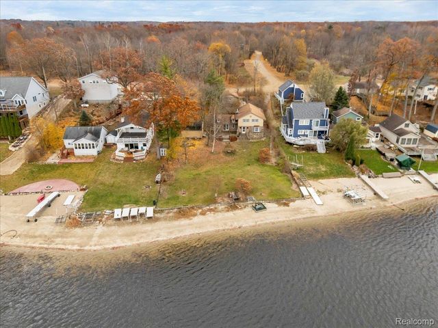 5896 Silver Birch Road, Hadley Township, MI 48462