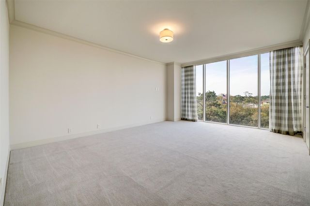 121 N Post Oak Lane 706, Houston, TX 77024