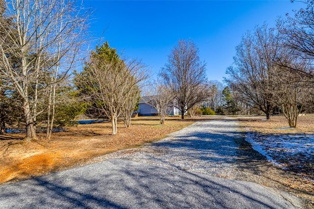 105 Canfield Road, Honea Path, SC 29654