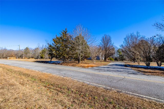 105 Canfield Road, Honea Path, SC 29654