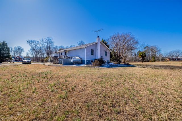 105 Canfield Road, Honea Path, SC 29654