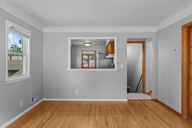 513 9th Avenue S, South Saint Paul, MN 55075