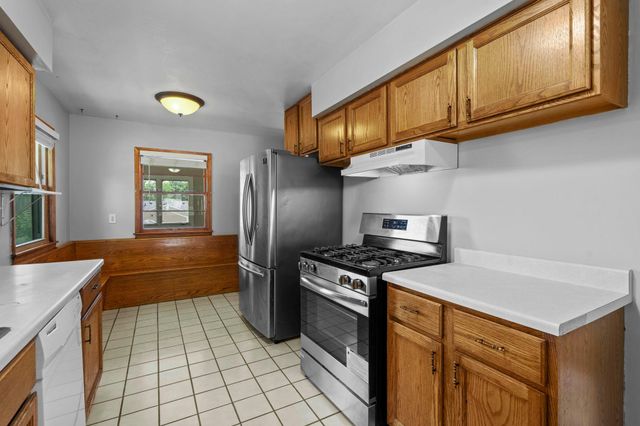 513 9th Avenue S, South Saint Paul, MN 55075