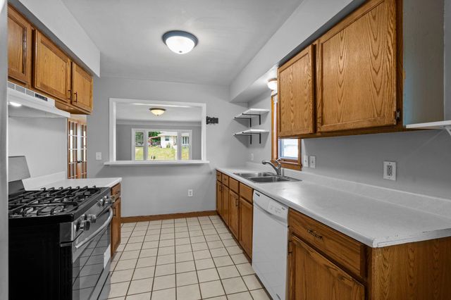 513 9th Avenue S, South Saint Paul, MN 55075