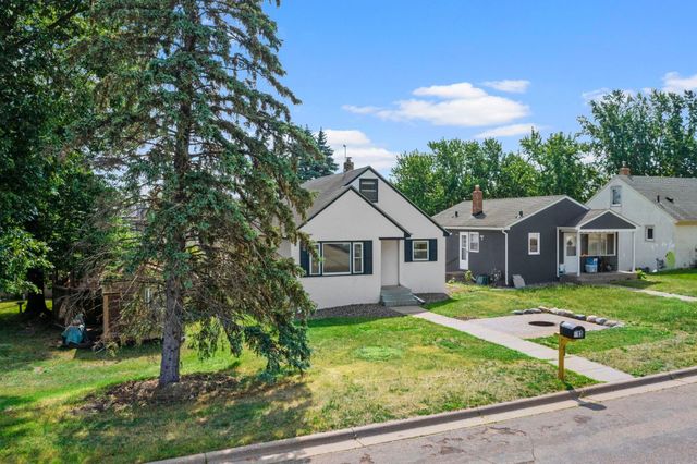 513 9th Avenue S, South Saint Paul, MN 55075