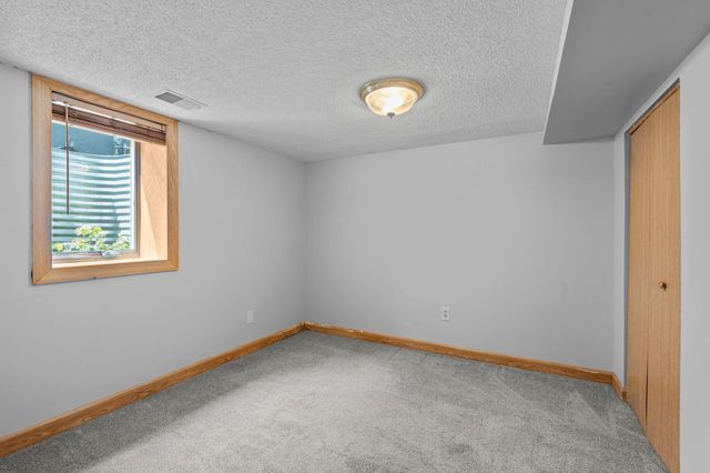 513 9th Avenue S, South Saint Paul, MN 55075