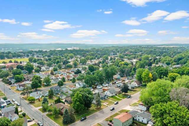 513 9th Avenue S, South Saint Paul, MN 55075