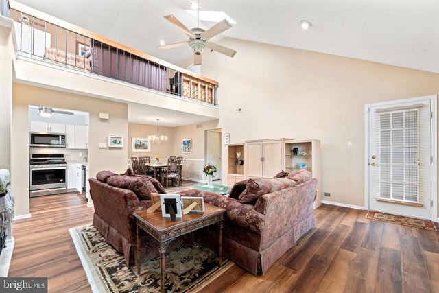 2402-B SHURLOCK CT, Mount Laurel, NJ 08054