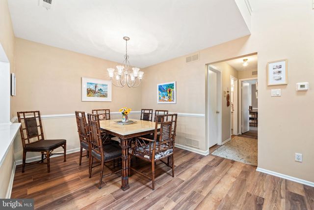 2402-B SHURLOCK CT, Mount Laurel, NJ 08054