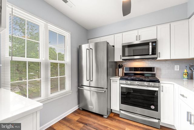2402-B SHURLOCK CT, Mount Laurel, NJ 08054