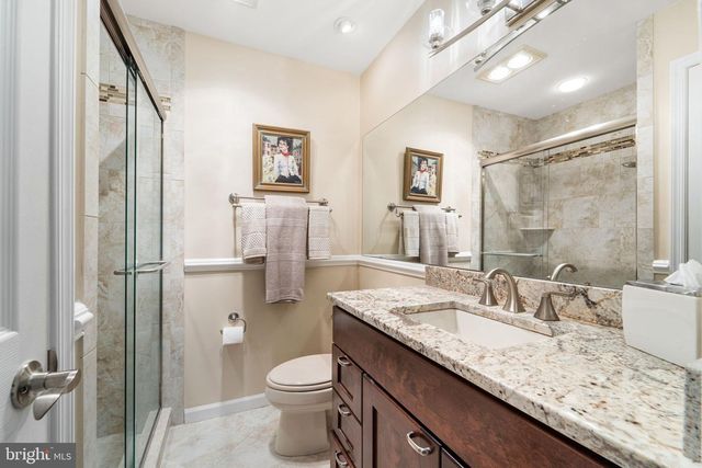 2402-B SHURLOCK CT, Mount Laurel, NJ 08054