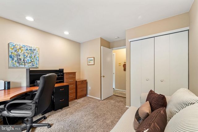 2402-B SHURLOCK CT, Mount Laurel, NJ 08054