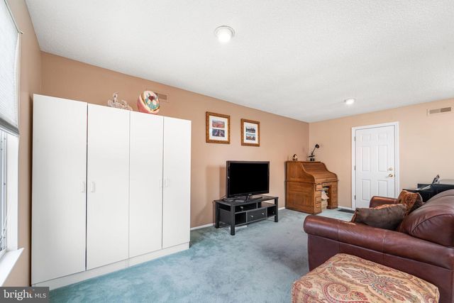 2402-B SHURLOCK CT, Mount Laurel, NJ 08054