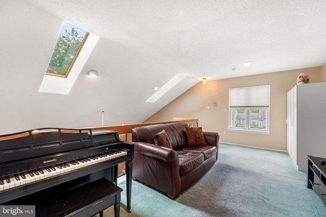 2402-B SHURLOCK CT, Mount Laurel, NJ 08054
