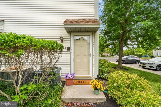 2402-B SHURLOCK CT, Mount Laurel, NJ 08054