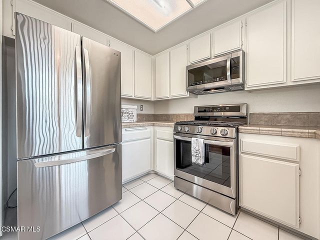 576 Calle De Las Ovejas, Oak Park, CA 91377