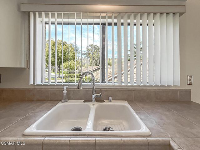 576 Calle De Las Ovejas, Oak Park, CA 91377