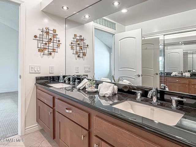 576 Calle De Las Ovejas, Oak Park, CA 91377