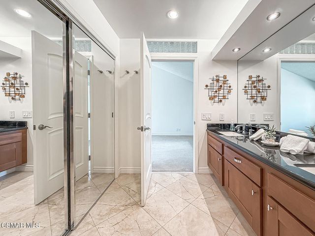 576 Calle De Las Ovejas, Oak Park, CA 91377