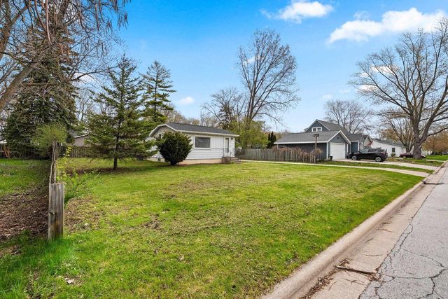 530 MORRIS AVENUE, Ashwaubenon, WI 54304