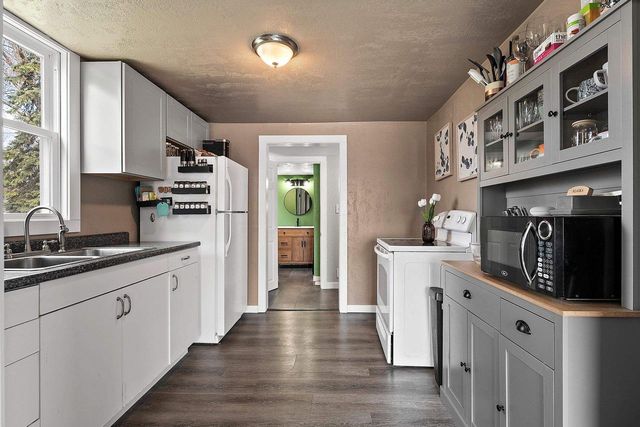 530 MORRIS AVENUE, Ashwaubenon, WI 54304