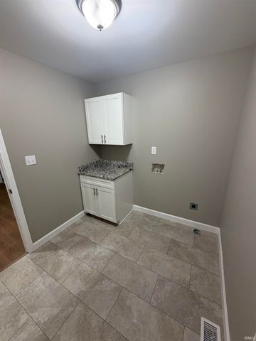 8939 Windham Court, Evansville, IN 47725