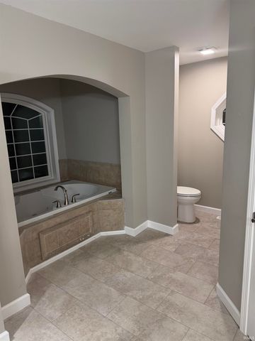 8939 Windham Court, Evansville, IN 47725