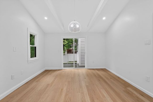 52 High St, Hudson, MA 01749